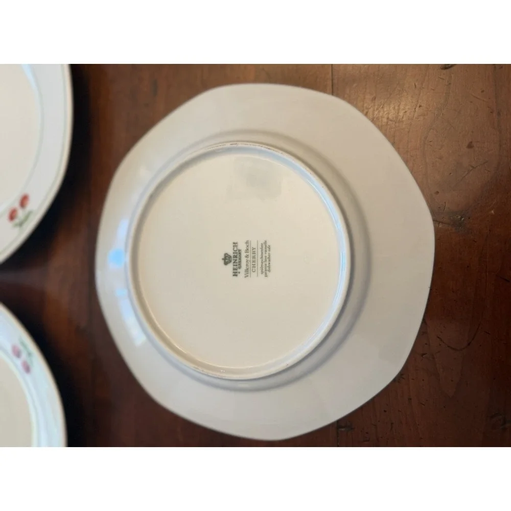 Set of 5 Villeroy & Boch Cherry Salad Plates 7 7/8